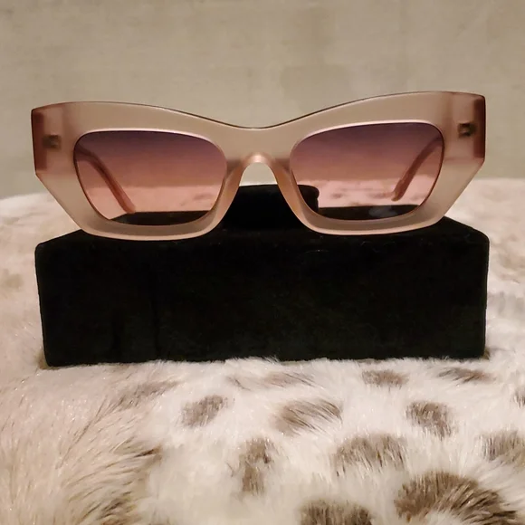 SEE Eyewear ?️ Sunglasses  Can Convert to Prescription Sunglasses or Eye What Are Prescription Sunglasses? | SmartBuyGlasses US main image 3